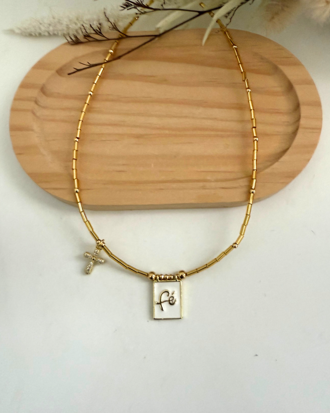 Collares Fé