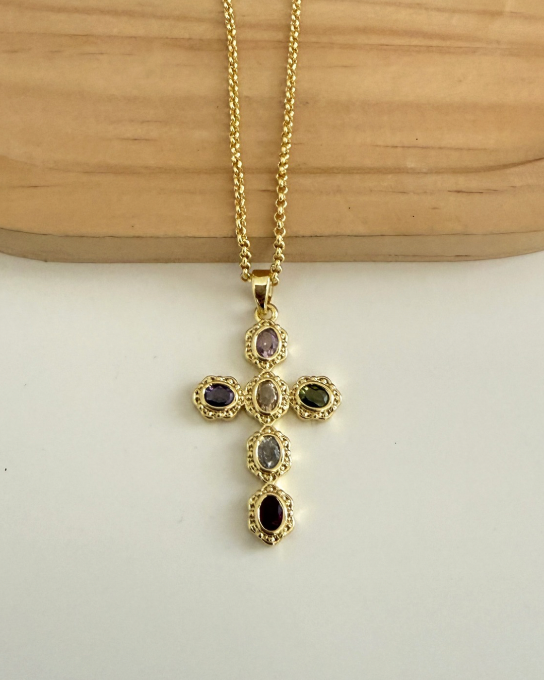 Cadena Cruz en Piedras