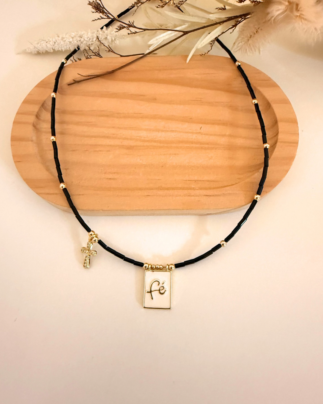 Collares Fé