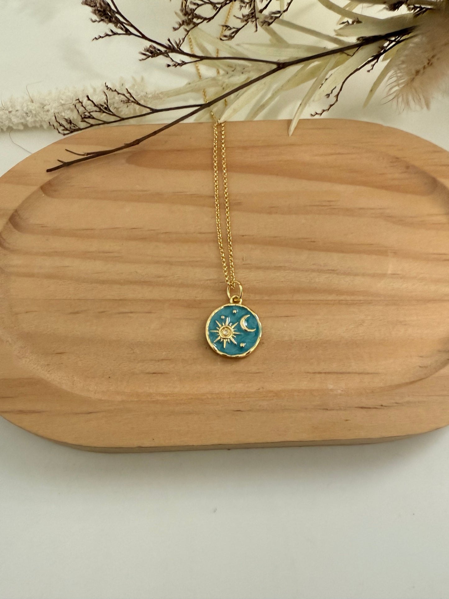 Cadena Sol y Luna Azul