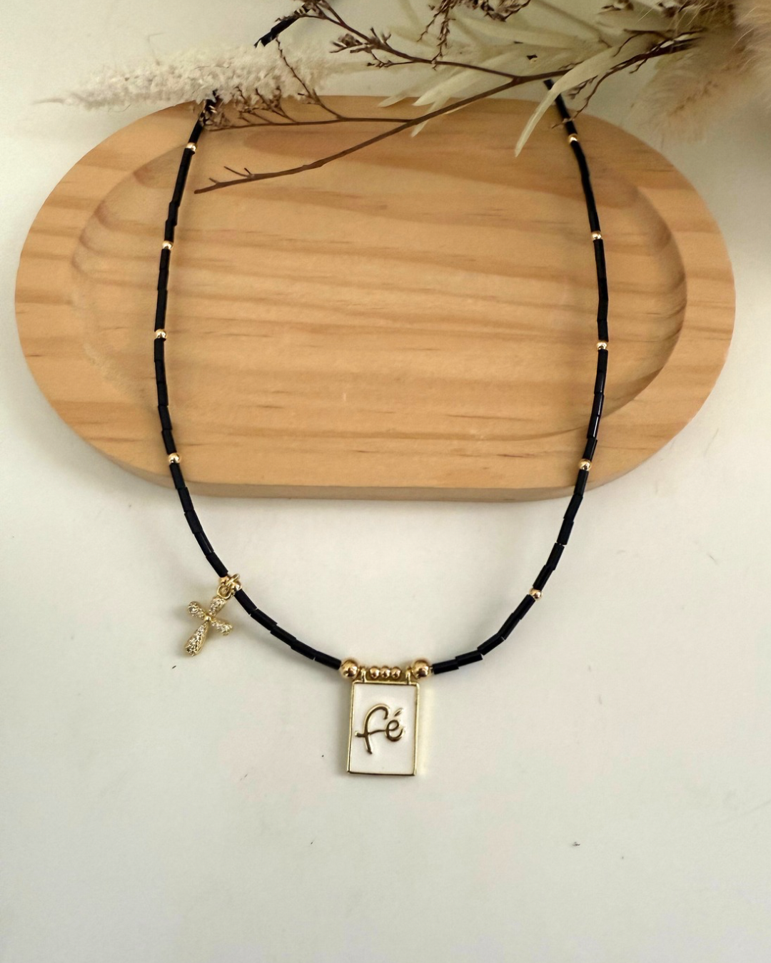 Collares Fé