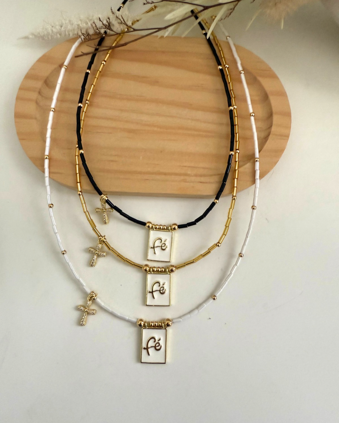 Collares Fé