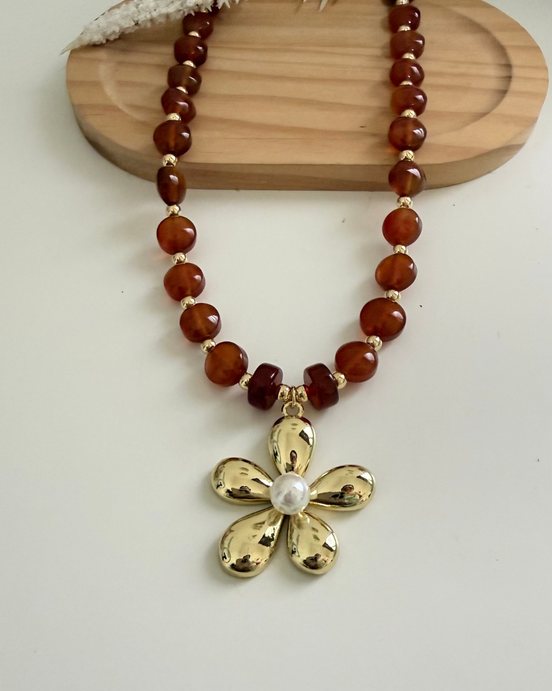 Collar Flor Dorada y Perla