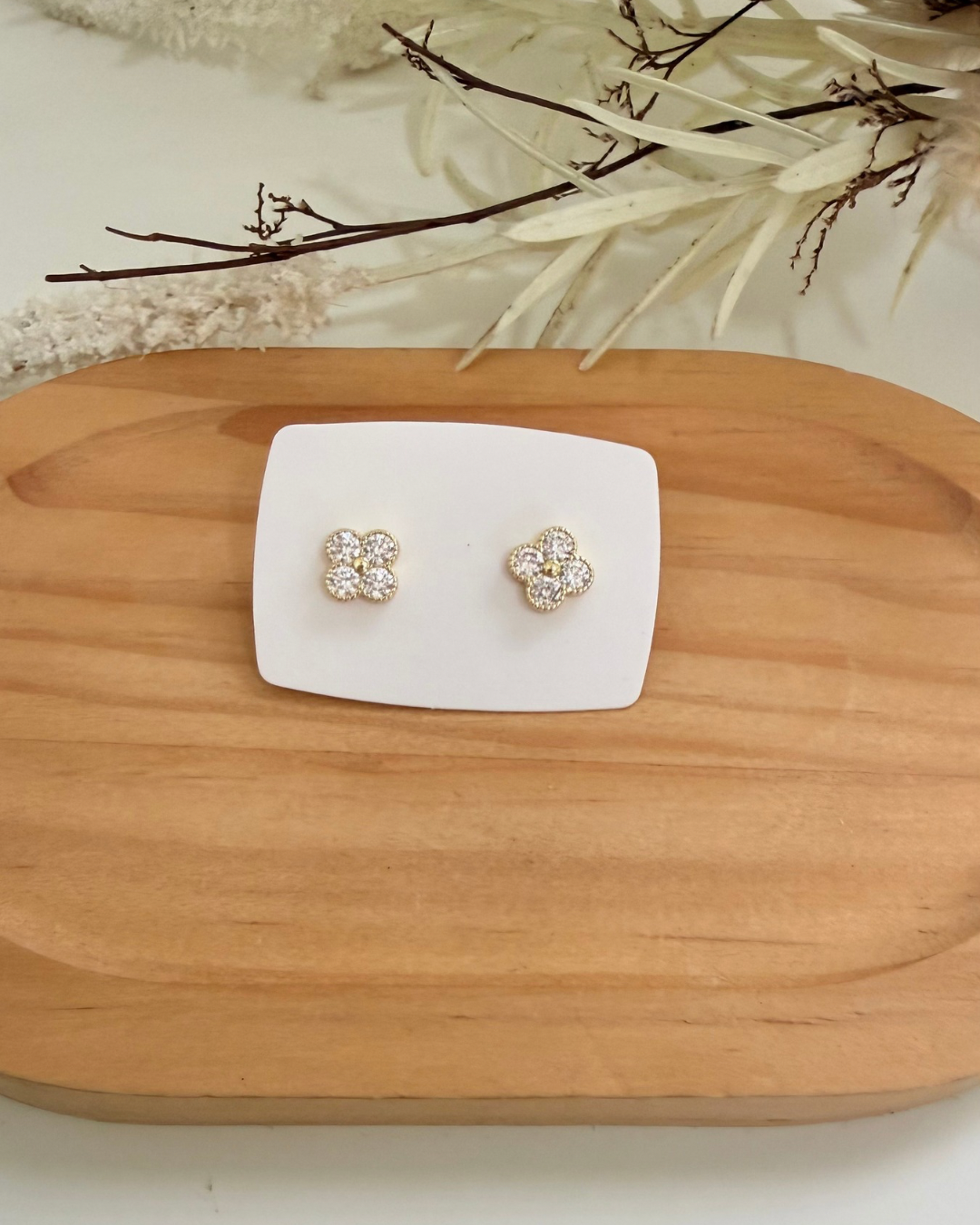 Trébol Clear studs