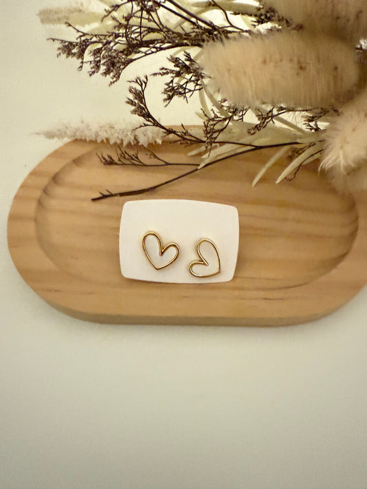 Corazones Perlados Studs