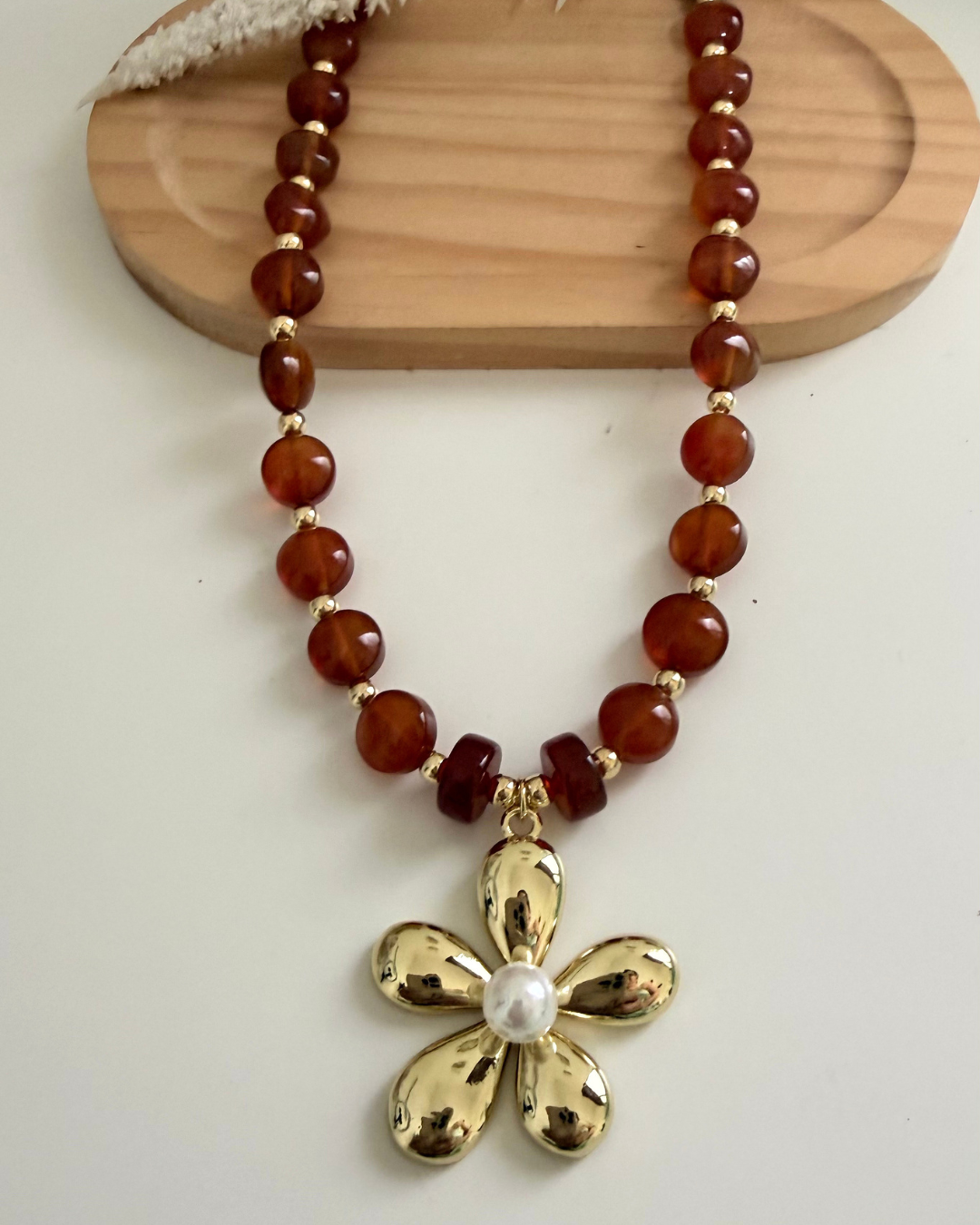 Collar Flor Dorada y Perla