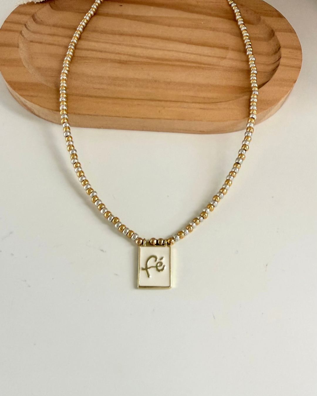 Collar Fé