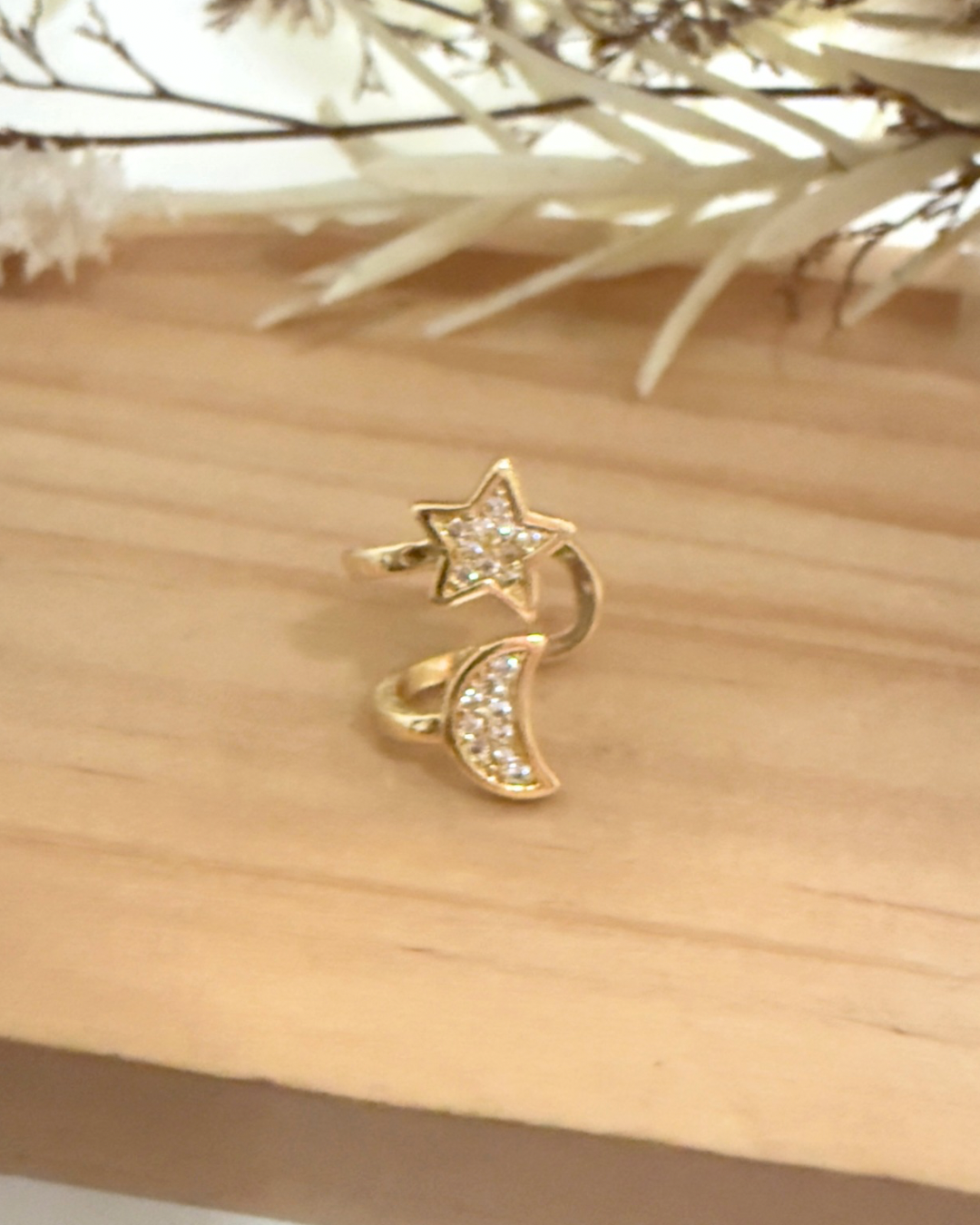 Luna y estrella earcuff