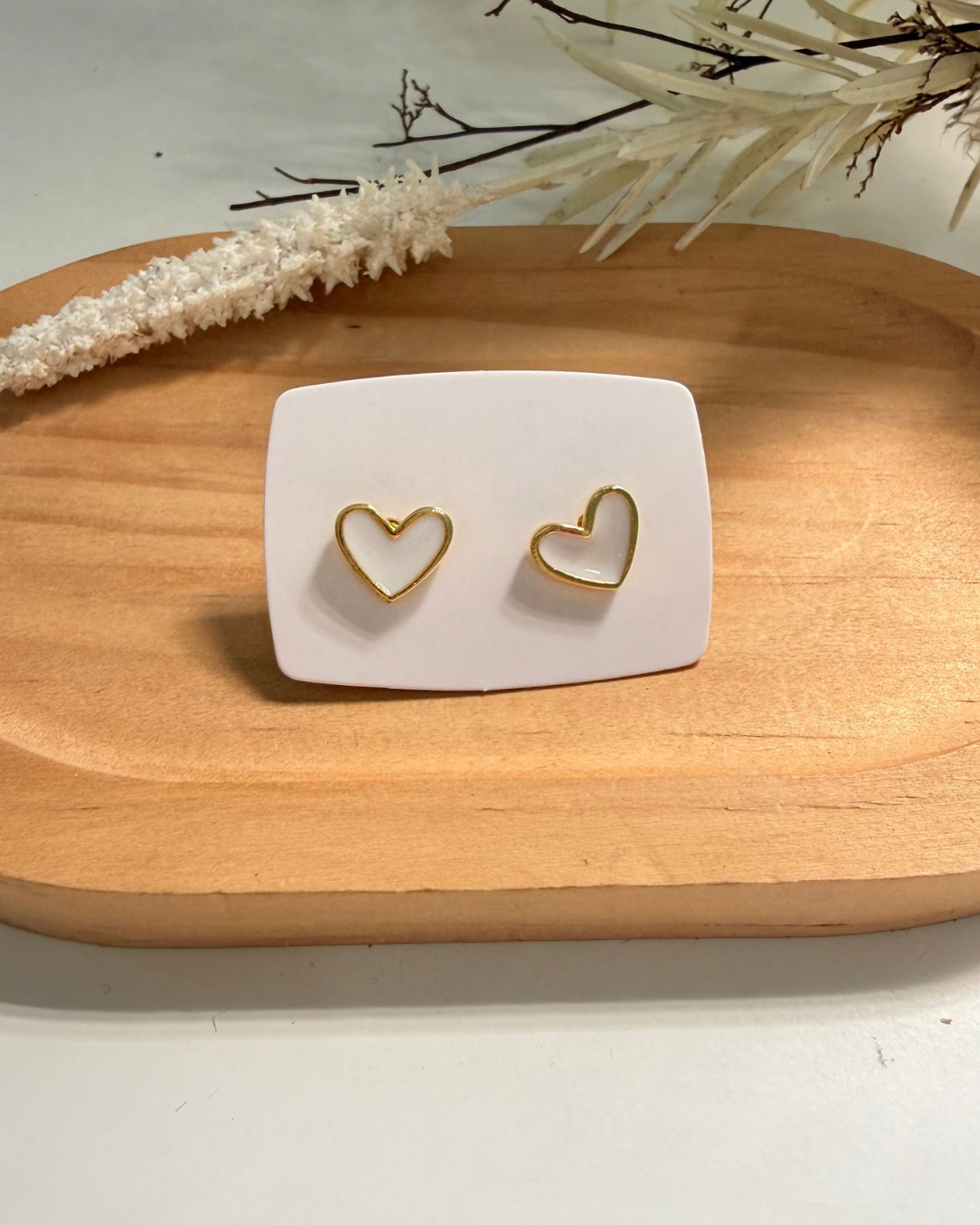 Corazón Blanco Studs