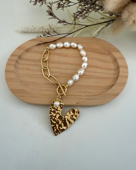 Pulsera perlas y corazón