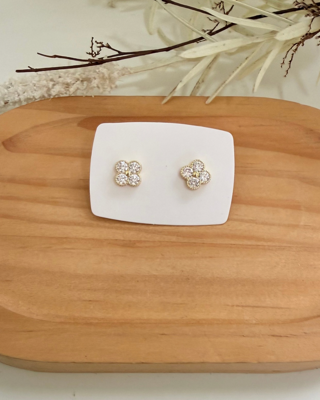 Trébol Clear studs